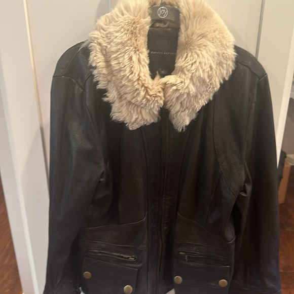 Vintage leather Jacket with faux fur collar - Banana Republic - Picture 10 of 14